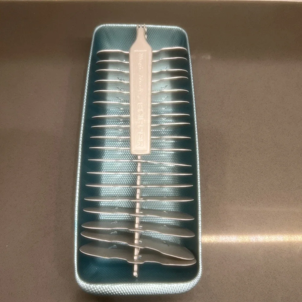 Vintage Magic Touch Chipper Aluminum Ice Cube Tray Blue/Turquoise MCM Barware